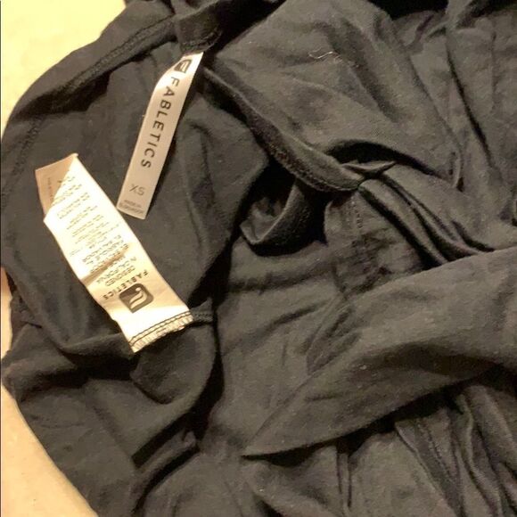 Fabletics switchback top. XS. NWOT - Picture 4 of 9